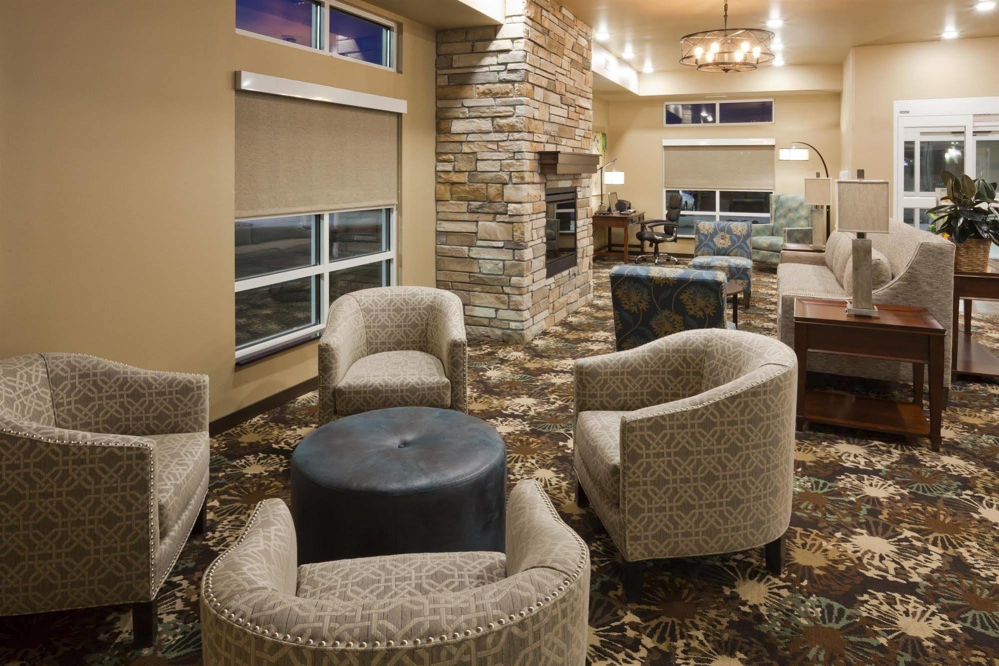 Grandstay Hotel & Suites Valley City Esterno foto
