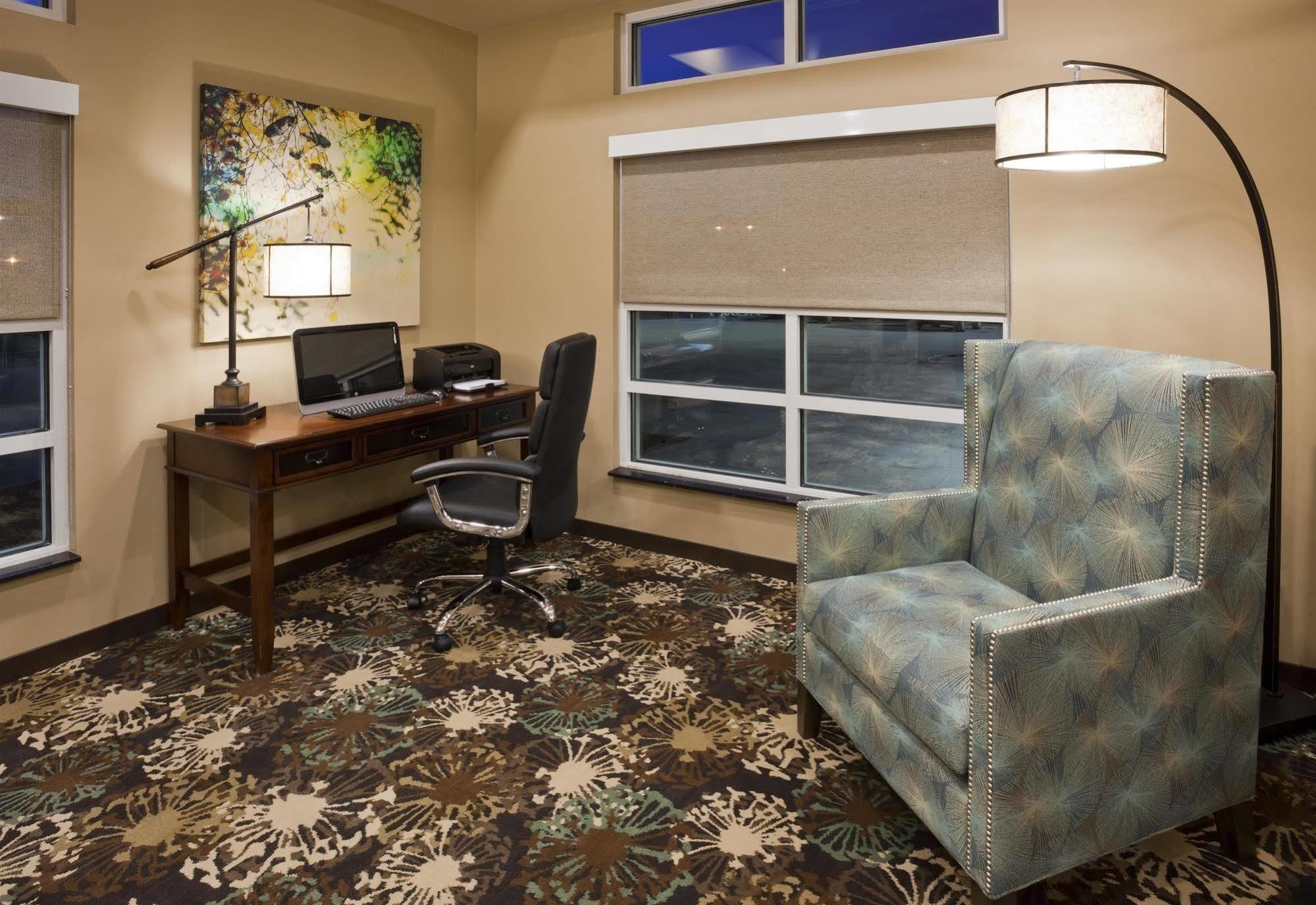 Grandstay Hotel & Suites Valley City Esterno foto