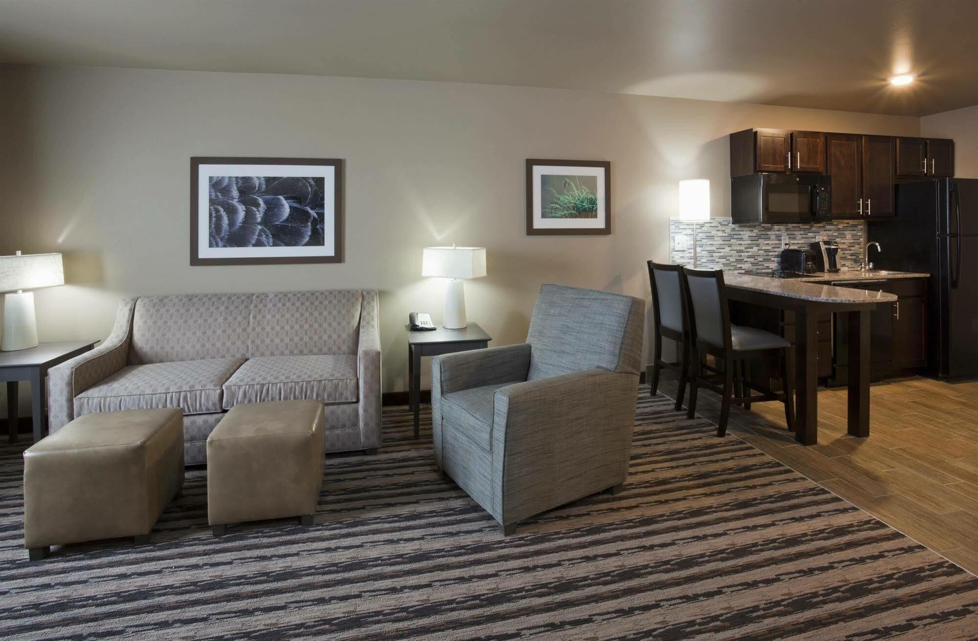 Grandstay Hotel & Suites Valley City Esterno foto